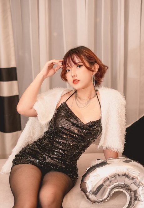 Messie Huang sex star photo