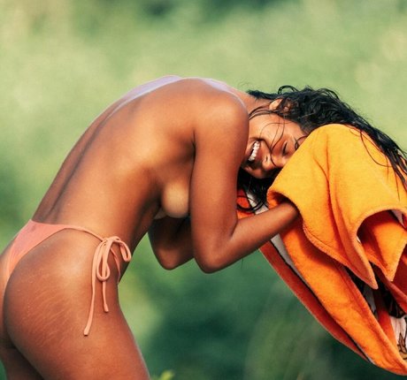 Julia Muniz Robinson hot pornstar image