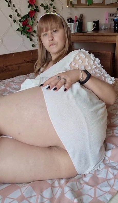 Pola Rainbow hd actress archive