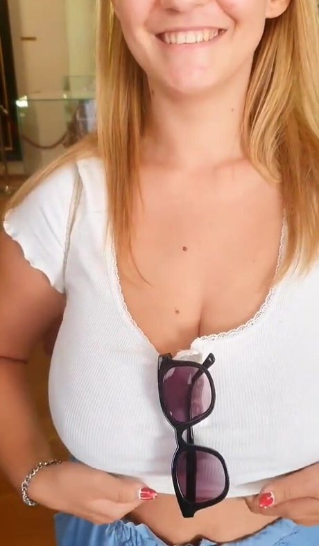 Pola Rainbow pornstar top img