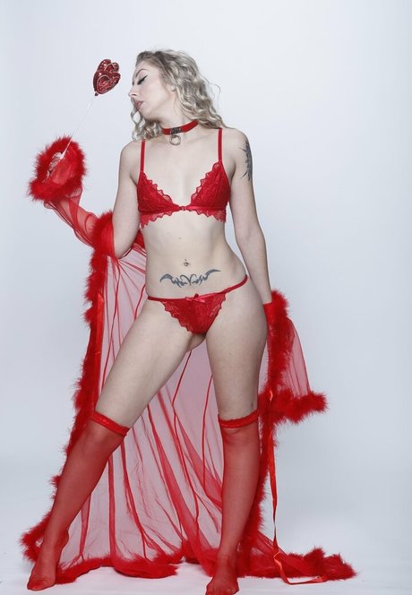 skyebaby95 pornstar naked galleries