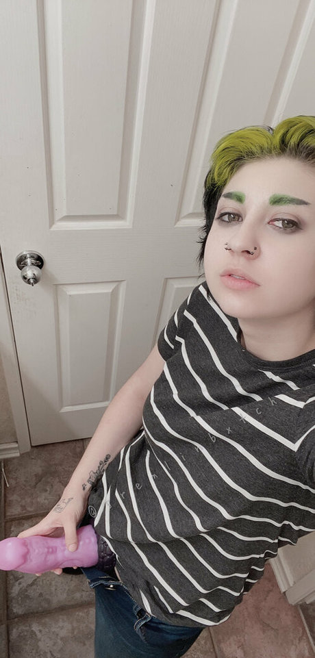 Gremlinbxtch high quality pornstar images