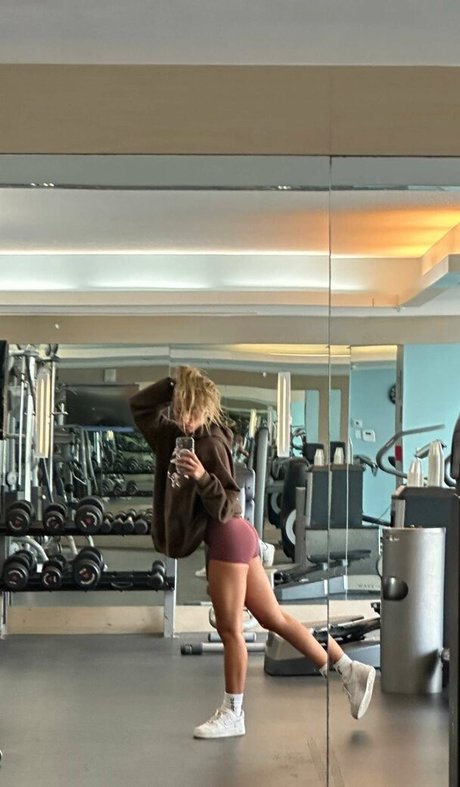 curvy shemale onlyfans free nude gallery