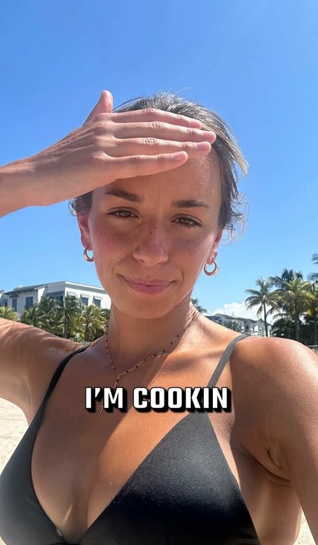 Sadie Mckenna star art photo