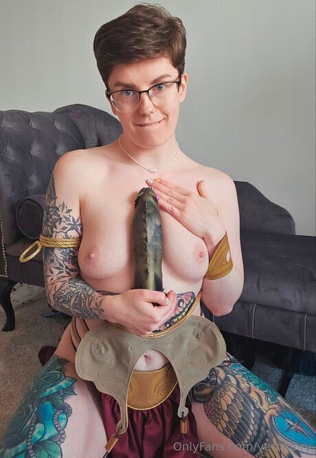 Verohairy free model img