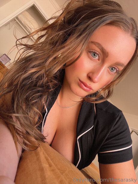 Thesarasky nudes pornstar pictures