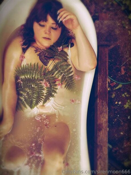 Sirenmoon666 top actress photo