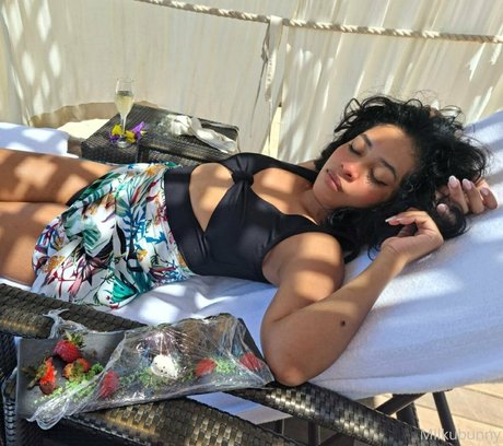 Milkubunny model top photo