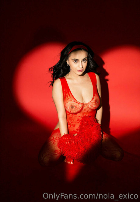 Nola Exico model erotic picture