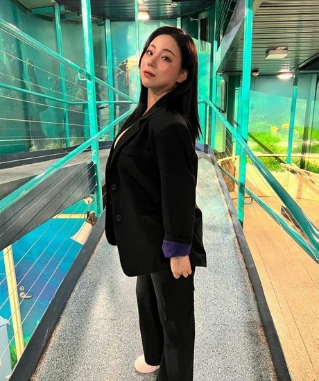 Jung Hye Bin star hd photo