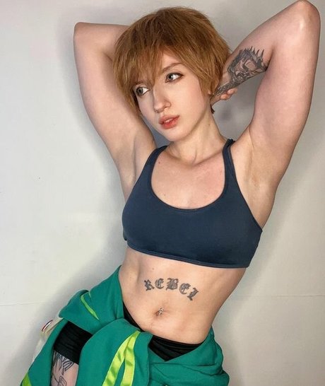 Akemy Sama exclusive star photos