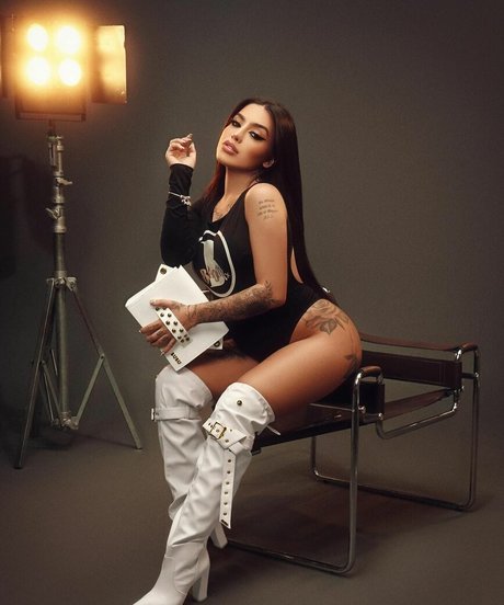 MC Mirella model exclusive pictures