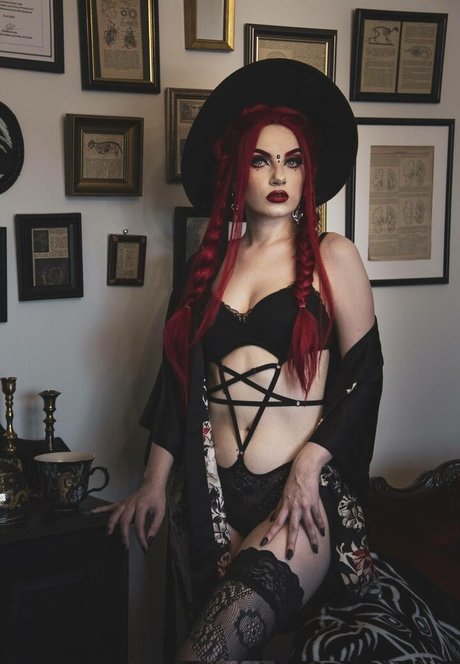 Monsa Isa star exclusive archive