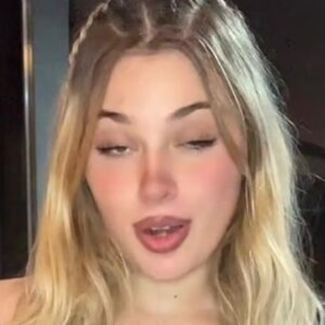 Camm Landi star top photo