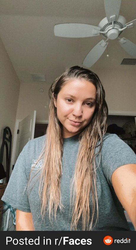 pink hair onlyfans free photo