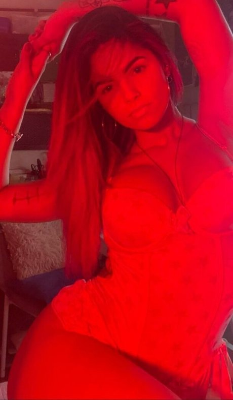 Amanda Miury pornstar sexy gallery