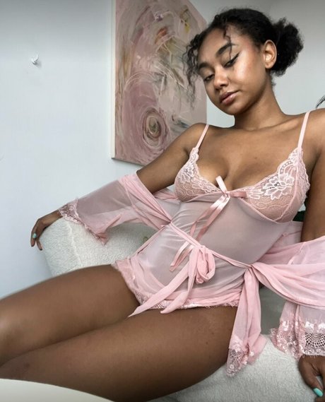 Elizabeth Anorue model porn image