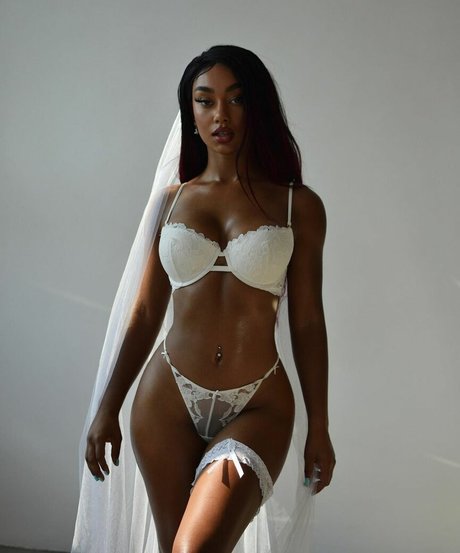 Elizabeth Anorue pornstar exclusive pic