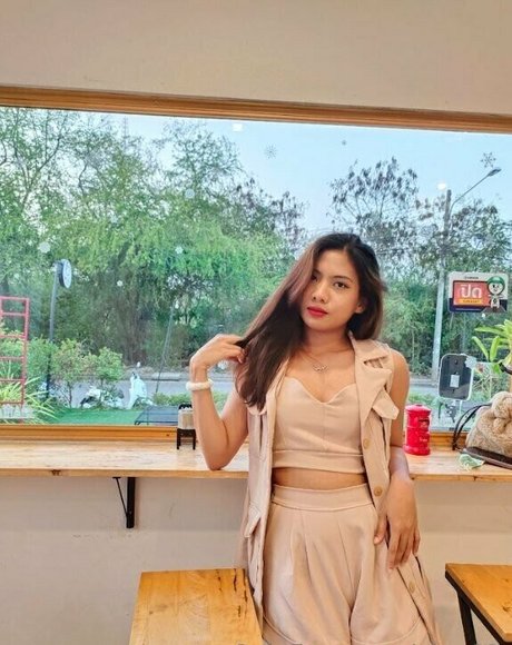 ploy69 star hot photos