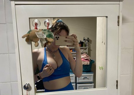 curvy shemale onlyfans xxx archive