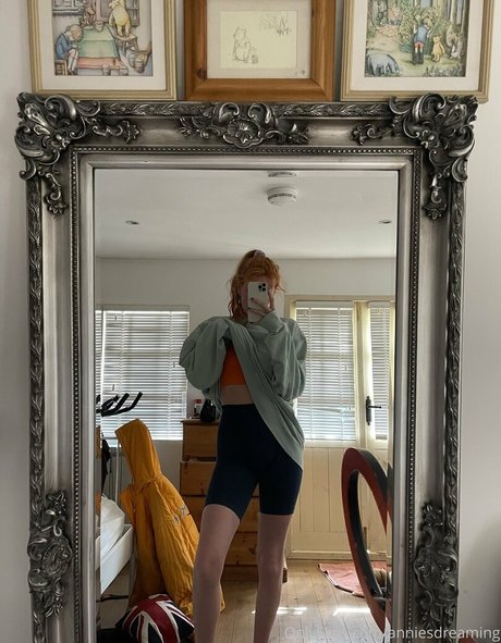 annieecharlottefree nice model pic