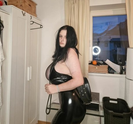 thethreeheadedsnake Best Profile Photo