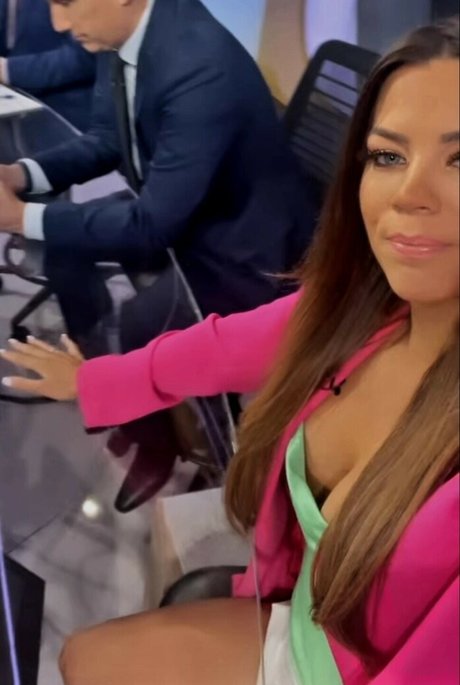 popular trans onlyfans free photo