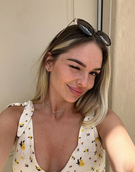 blowjob brunette onlyfans sexy pics