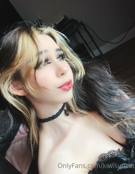 mirror onlyfans free porn pic