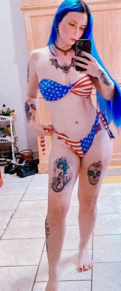 Ellen Natalia star high quality pictures