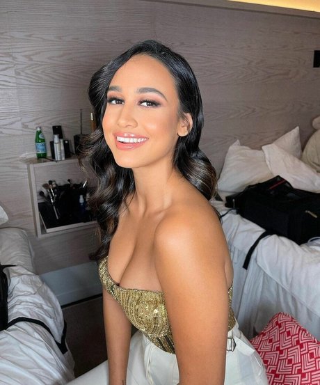 Emily Tosta nice actress archive