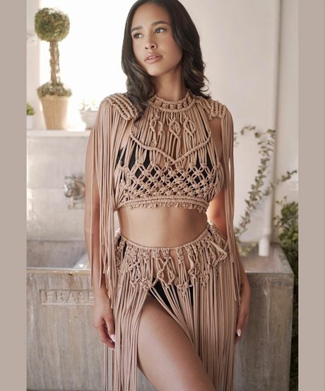 Emily Tosta naked star photo