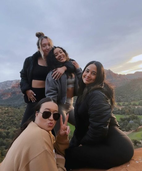 Emily Tosta model art image