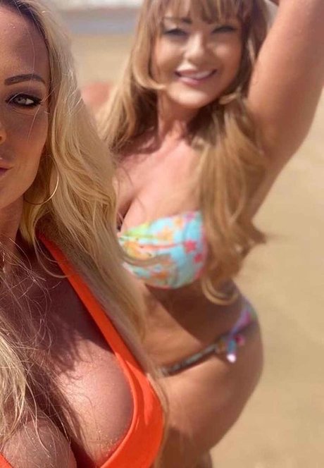 Danielle Nicholls nude model picture