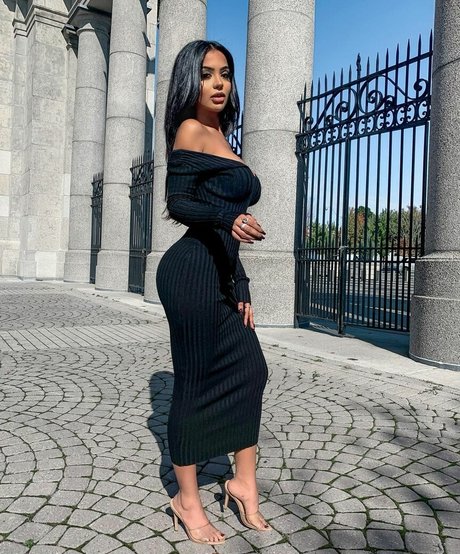 Aneeqa Farid star porn images