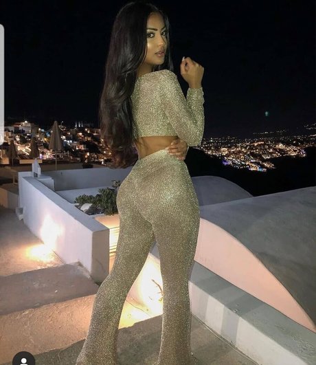 Aneeqa Farid model adult photos