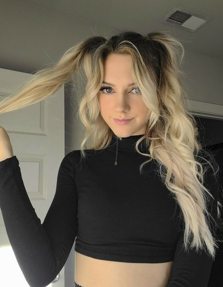 brown eyes kitty onlyfans beautiful nude picture