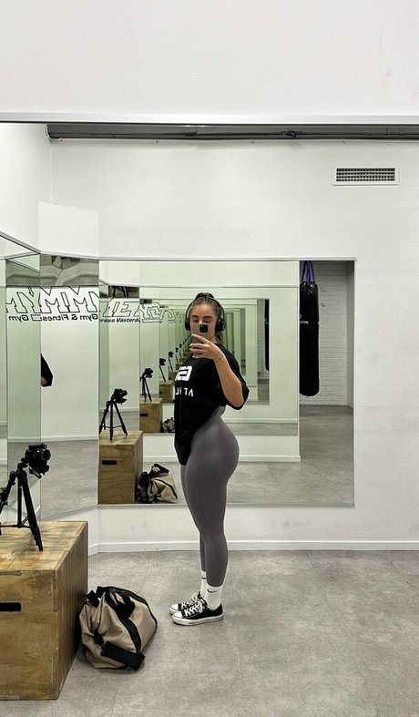 Elora Gummerson star perfect galleries