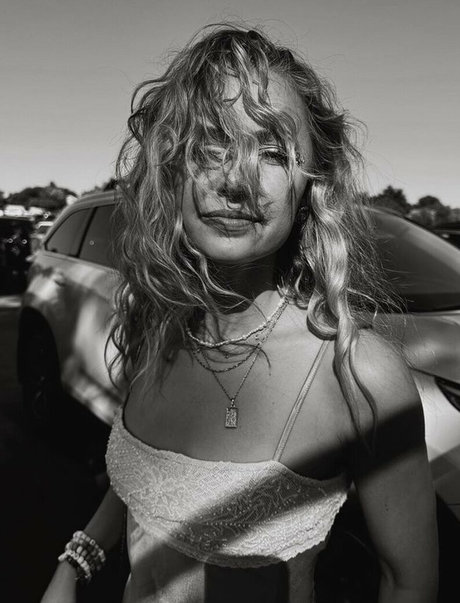 Madison Iseman model porn picture