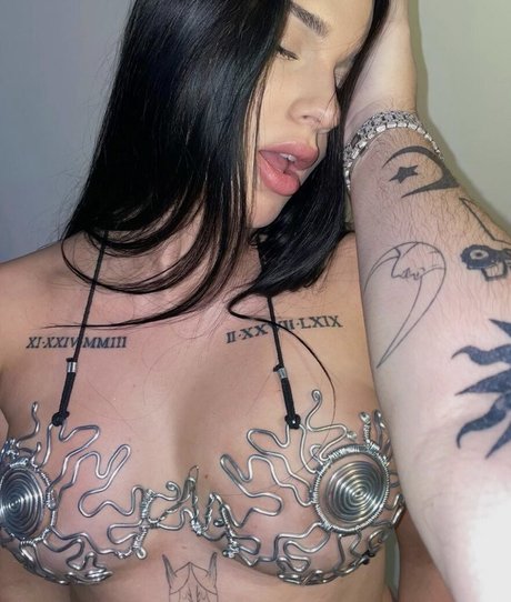 Symone Ryley nude model image