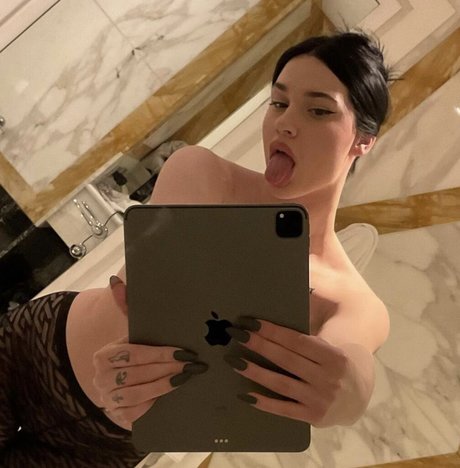 Symone Ryley erotic model pic