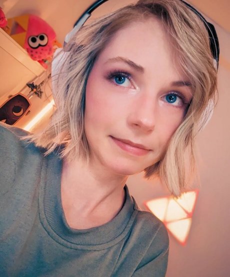 Missclick Gaming pornstar hd img