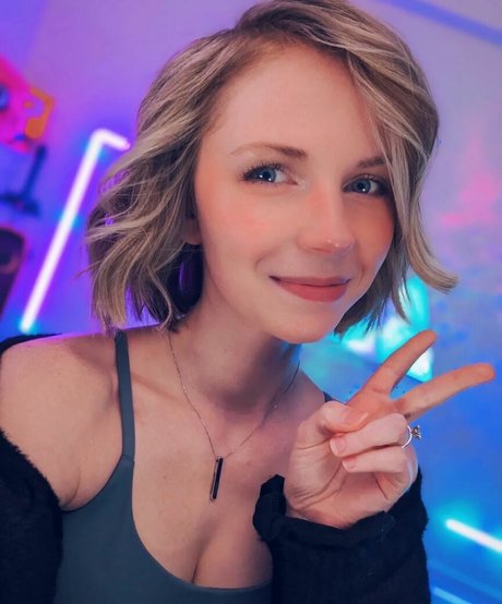 Missclick Gaming nudes star img