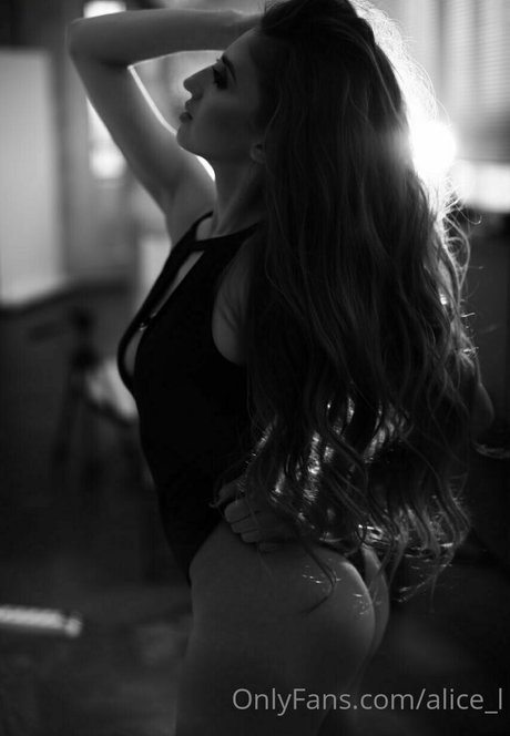 curvy shemale onlyfans pretty image