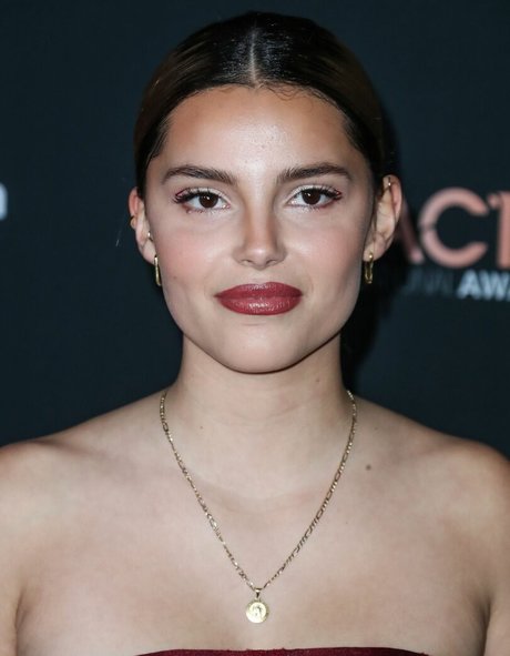 Inde Navarrette naked model gallery