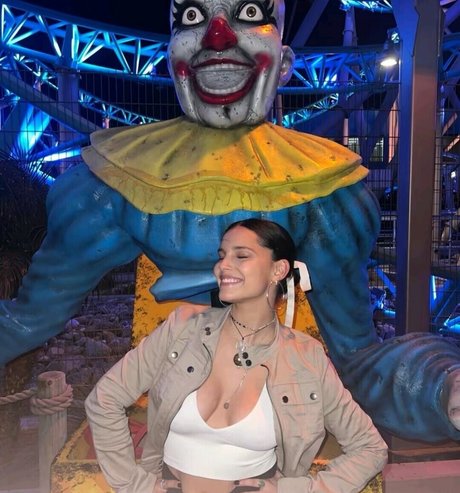 Inde Navarrette pretty pornstar image