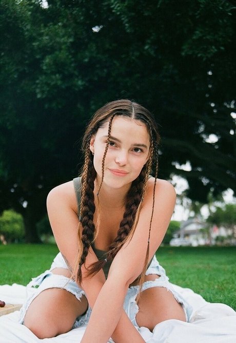 Inde Navarrette sexy star pics