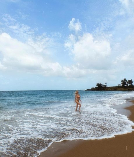 teen lingerie onlyfans nude archive