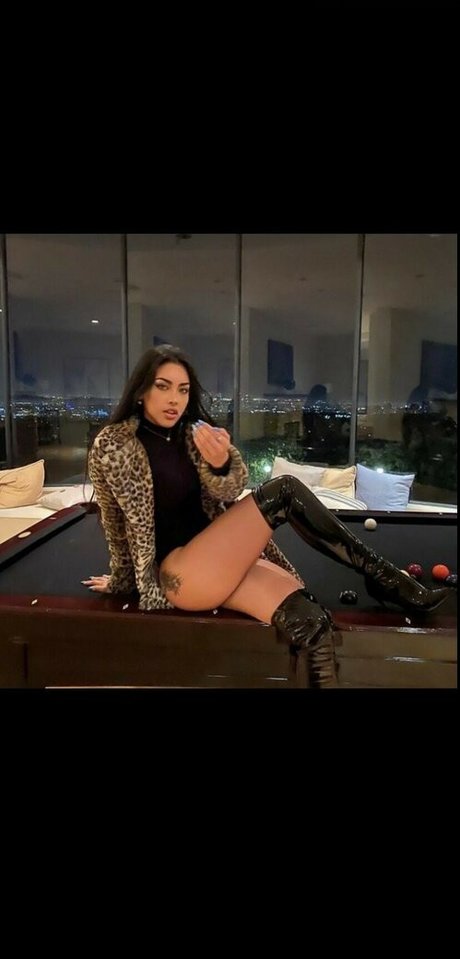 Bratty Luna pornstar sexy img