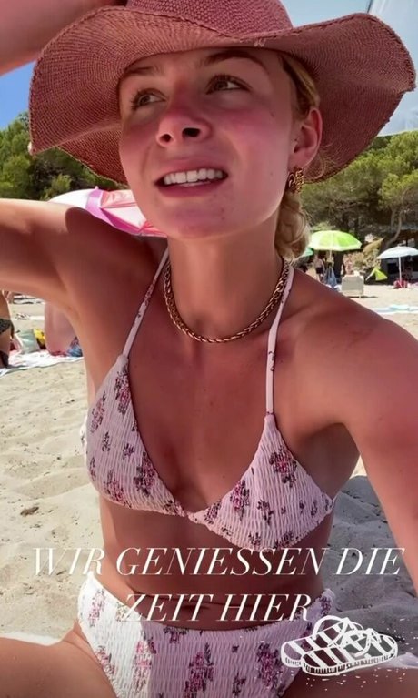 swinger milf onlyfans hot sexy photos